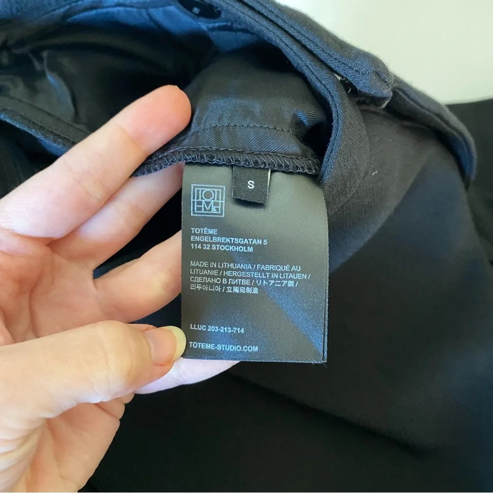 Totéme Lluc Bermuda Short in Black - Picture 14 of 15